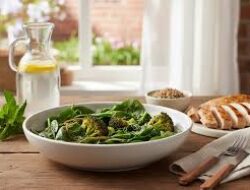 Tips Kesehatan Harian Menjaga Kulit Tetap Lembap Meski Cuaca Sangat Panas